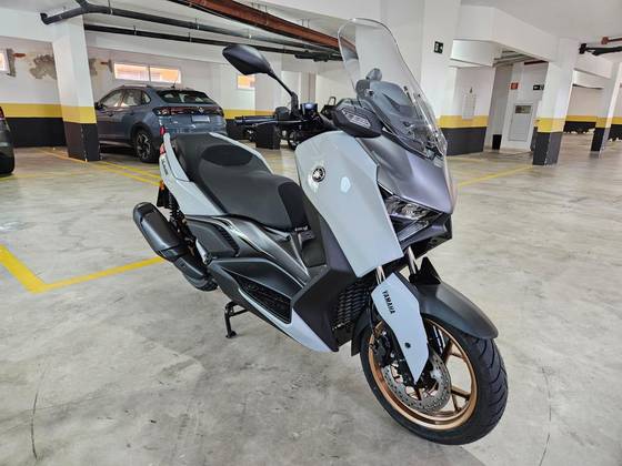 YAMAHA XMAX 300 CONNECTED ABS YAMAHA XMAX 300 CONNECTED ABS